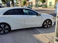 Begagnad Mercedes A200 Premium 136 HK (100 kW) 2016 Vit Sedan