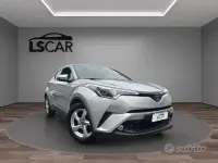 Begagnad Toyota C-HR Active 116 HK (85 kW) 2018 Grå SUV