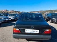 Usata Mercedes 200 160 CV (117 kW) 1993 Nero Coupé