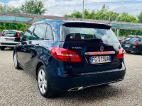 Usata Mercedes B180 Premium 109 CV (80 kW) 2017 Blu Utilitaria