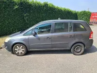 Usata Opel Zafira 150 CV (110 kW) 2010 Grigio Monovolume
