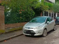 Usata Ford Fiesta Titanium 80 CV (58 kW) 2011 Grigio Utilitaria