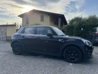 Usata Mini Cooper D 116 CV (85 kW) 2019 Nero Utilitaria