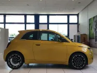 Nuova Fiat 500 Icon 70 CV (51 kW) 2026 Giallo Berlina
