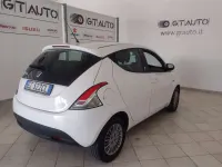 Usata Lancia Ypsilon Gold 69 CV (50 kW) 2015 Bianco Utilitaria