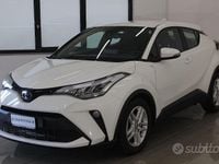 Usata Toyota C-HR Active 122 CV (89 kW) 2023 Bianco SUV