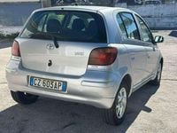 Begagnad Toyota Yaris Sol 87 HK (63 kW) 2005 Silver Halvkombi