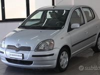 Usata Toyota Yaris Sol 67 CV (49 kW) 2000 Grigio Utilitaria