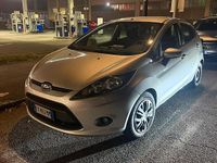 Usata Ford Fiesta 95 CV (69 kW) 2011 Grigio Berlina