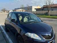 Usata Lancia Ypsilon Platinum 69 CV (50 kW) 2016 Blu Utilitaria