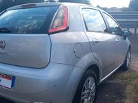 Usado Fiat Punto Lounge 85 CV (62 kW) 2015 Gris Berlina