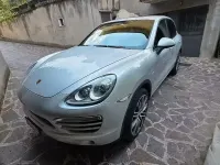 Usata Porsche Cayenne 240 CV (176 kW) 2010 Grigio SUV