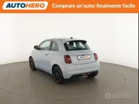 Usata Fiat 500e La Prima 86 kW (118 CV) 2021 Bluazzurro Utilitaria