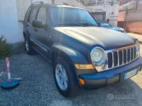 Usata Jeep Cherokee 163 CV (119 kW) 2006 Nero SUV