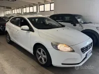 Usata Volvo V40 Summum 115 CV (84 kW) 2014 Bianco Berlina