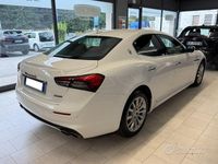 Usata Maserati Ghibli GT 330 CV (242 kW) 2022 Bianco pastello Berlina