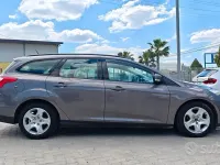 Usado Ford Focus 95 HP (69 kW) 2012 Cinzento Carrinha