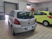 Usata Toyota Yaris 69 CV (50 kW) 2008 Grigio Berlina