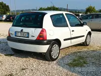 Usata Renault Clio II 58 CV (42 kW) 2001 Bianco Berlina