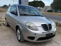 Usata Lancia Ypsilon 69 CV (50 kW) 2004 Argento Utilitaria