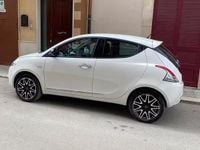 Usata Lancia Ypsilon 69 CV (50 kW) 2019 Bianco Utilitaria