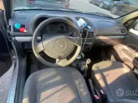 Usata Renault Clio II 58 CV (42 kW) 2007 Grigio Berlina