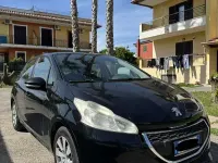 Usata Peugeot 208 Active 68 CV (50 kW) 2013 Nero Utilitaria