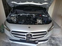 Usata Mercedes B180 136 CV (100 kW) 2022 Argento Monovolume