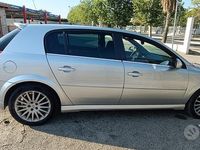 Usata Opel Signum 150 CV (110 kW) 2005 Grigio Utilitaria