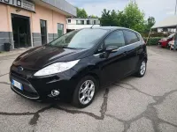 Second-hand Ford Fiesta Titanium 71 CP (52 kW) 2011 Negru Hatchback