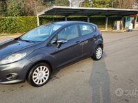 Usata Ford Fiesta 96 CV (70 kW) 2010 Grigio Utilitaria