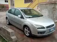 Usado Ford Focus 90 HP (66 kW) 2006 Cinzento Sedan