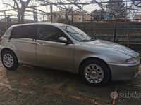 Usata Alfa Romeo 147 140 CV (102 kW) 2003 Grigio Utilitaria