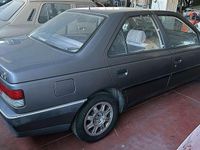 Begagnad Peugeot 405 69 HK (50 kW) 1988 Grå Sedan