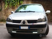 Usata Renault Clio II 75 CV (55 kW) 2001 Grigio Utilitaria