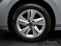 Usata VW Golf VIII Life 116 CV (85 kW) 2024 Grigio pastello Berlina