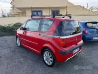 Usata Peugeot 1007 73 CV (53 kW) 2009 Rosso Monovolume