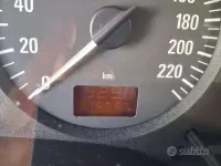 Usata Opel Zafira 101 CV (74 kW) 2005 Nero Monovolume