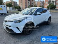 Usata Toyota C-HR Lounge 98 CV (72 kW) 2017 Bianco SUV