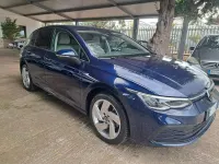 Usata VW Golf VIII Life 115 CV (84 kW) 2021 Blu Berlina