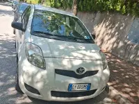 Usata Toyota Yaris 69 CV (50 kW) 2009 Bianco Utilitaria