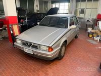 Usata Alfa Romeo 75 1993 Grigio Berlina
