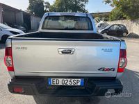 Usata Isuzu D-Max 163 CV (119 kW) 2010 Grigio Cabrio