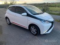 Usata Toyota Aygo X-play 69 CV (50 kW) 2017 Bianco Utilitaria