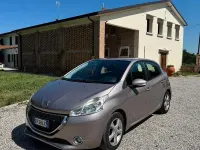 Usata Peugeot 208 Active 68 CV (50 kW) 2012 Oro Utilitaria