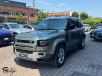 Usata Land Rover Defender SE Dynamic 200 CV (147 kW) 2023 Pangea green SUV