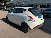 Usata Lancia Ypsilon Gold 69 CV (50 kW) 2023 Bianco Utilitaria