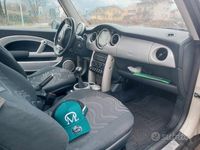 Begagnad Mini Cooper 75 HK (55 kW) 2003 Brun Halvkombi