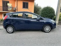 Usata Ford Fiesta 97 CV (71 kW) 2014 Bluazzurro Utilitaria