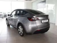 Usata Tesla Model Y 378 kW (514 CV) 2023 Grigio / gray SUV